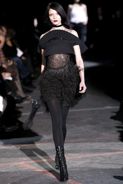 Look 48